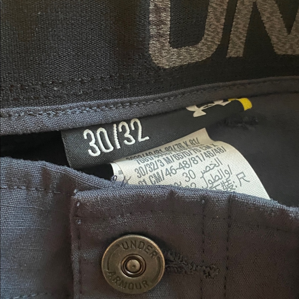 Under Armour 30//32 US storm pants. Can be unisex. Excellent condition - Picture 2 of 7